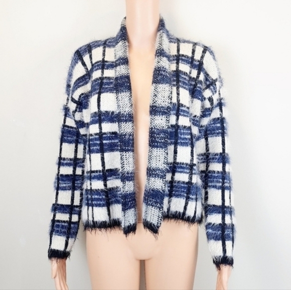 Anthropologie LA Fee Verte Plaid fuzzy open front Long sleeve cardigan - Picture 3 of 11